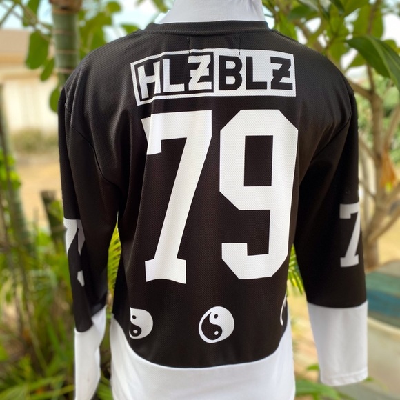 HLZBLZ Tops - 6 for$20♥️EUC HLZBLZ 79 in XS urban street-ware!